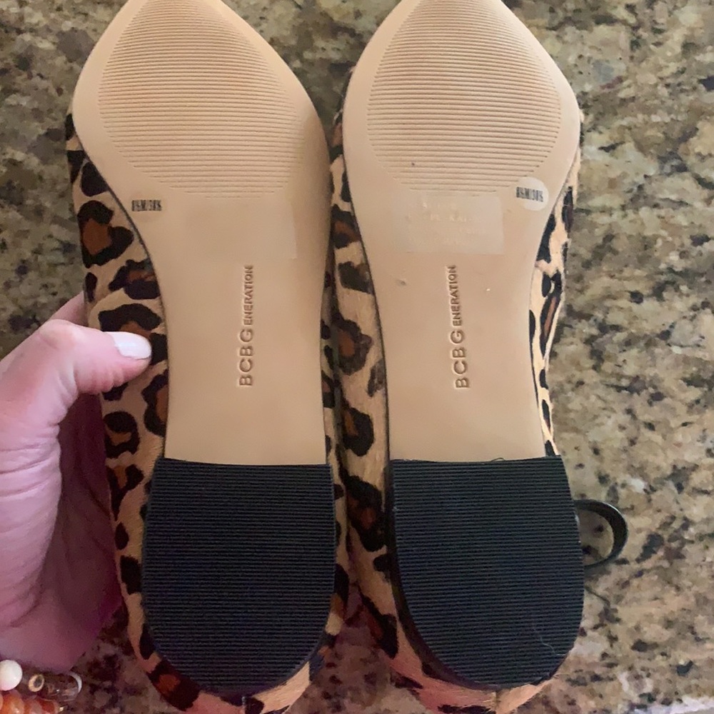 BCBG Cheetah flats BRAND NEW - Picture 3 of 3